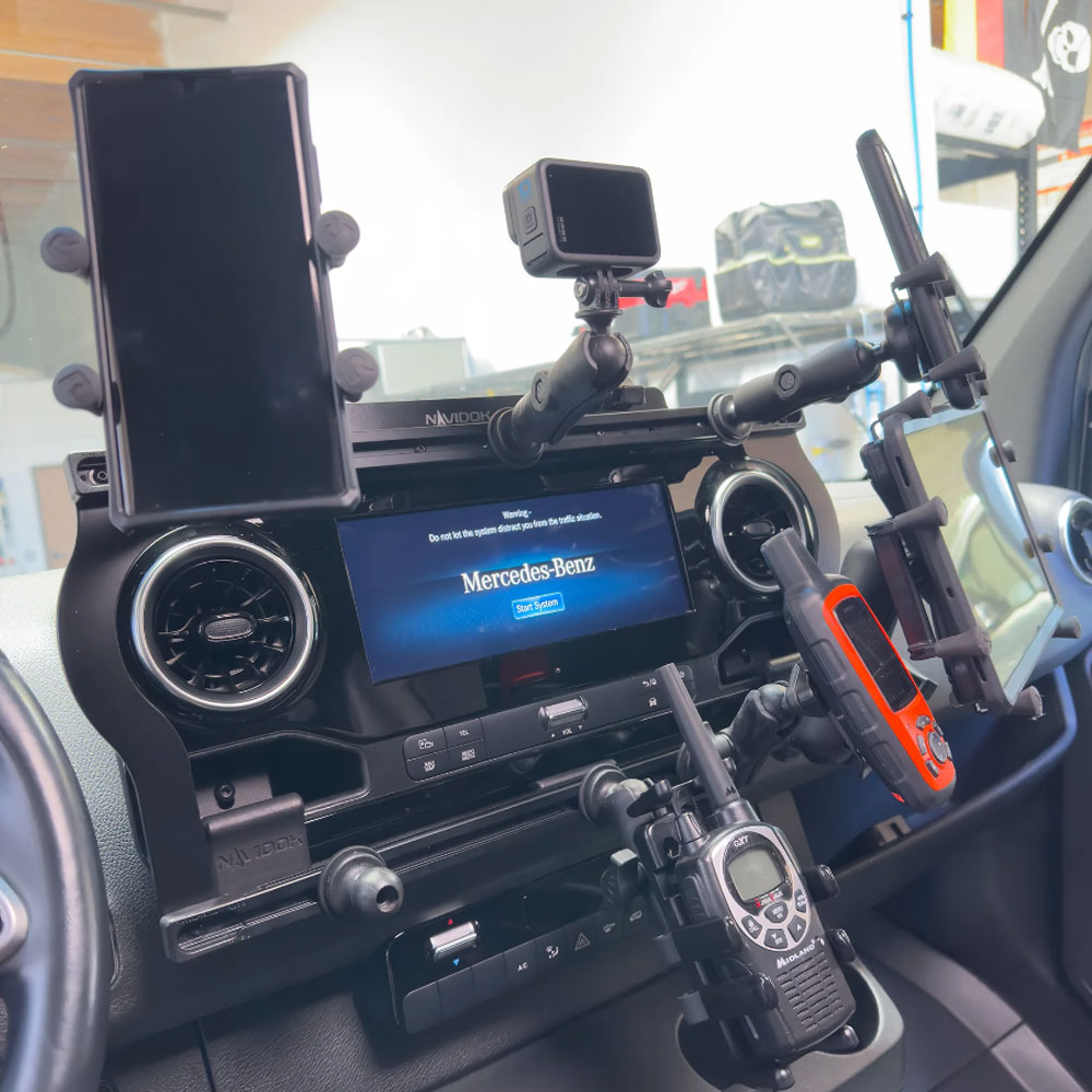 NAVIDOK003-02.jpg Sprinter van dash mounts